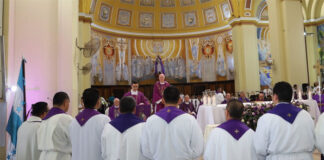 Jerarquía de Iglesia Católica se cita para asunción de nuevo arzobispo Lenihan