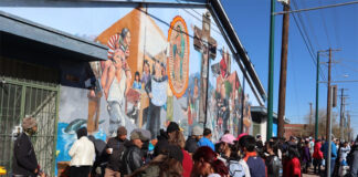 Repudian planes republicanos de policías y tribunales migratorios en Texas