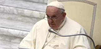 El papa pide que se detenga a «los traficantes de seres humanos»