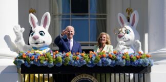 Los Biden buscan huevos de Pascua en la Casa Blanca con miles de niños