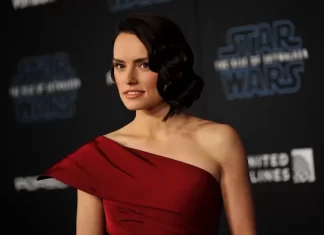 La «jedi» Daisy Ridley capitanea el regreso de «Star Wars» a la gran pantalla