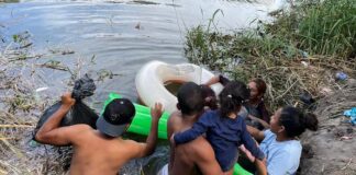 Migrantes en México se lanzan al río Bravo por desesperación de llegar a EEUU