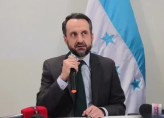 China puede ser un gran mercado para exportación de camarón, sugiere ministro de la presidencia