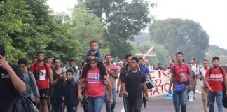 México promete «libre tránsito» para la actual caravana migrante