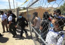 Unos 25,000 migrantes están en centros de detención en EE UU