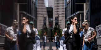 Mitad de neoyorquinos en edad de trabajar no cubren sus necesidades básicas