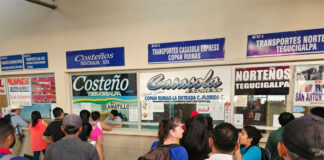 Buena afluencia de pasajeros reportan terminales de buses en Tegucigalpa y San Pedro Sula