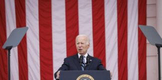 Biden replica a Trump que EE.UU. es fuerte porque es una nación formada por inmigrantes