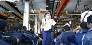 Los 605 migrantes rescatados por MSF llegan a Bari y cuentan los horrores de Libia