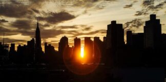 El “Manhattanhenge” regala a Nueva York su mejor puesta de sol del año