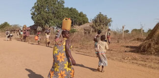 Más de 200,000 refugiados en Tanzania recibirán menos comida, según la ONU