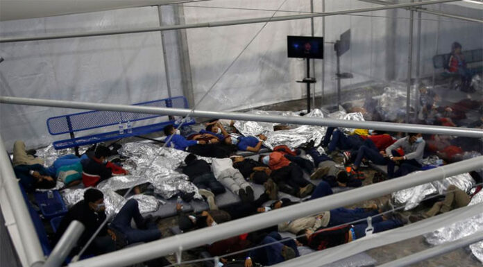 Fiscal de Florida plantea crear la prisión ‘Alcatraz Lagarto’ para migrantes detenidos