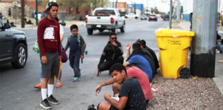 Albergues, autoridades y Cruz Roja del sur de EEUU se refuerzan para recibir más migrantes