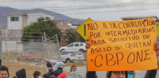 Cientos de migrantes piden en la fronteriza Tijuana que no se elimine aplicación CBP-One