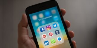 Demandan al Gobierno de Trump por “vigilancia ideológica” de redes sociales de inmigrantes