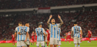 0-2. Sin Messi ni Di María, los campeones del mundo dan espectáculo