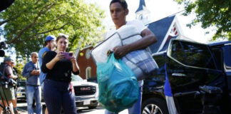 Migrantes en El Paso rehusaron vuelos de DeSantis temiendo que fueran de narcotraficantes