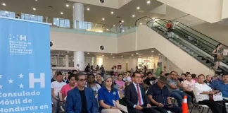 Hondureños en México tramitan DNI y pasaportes en Feria de la Identidad Legal