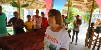 Norma I Love, la hondureña que dejó EEUU por ayudar a niños miskitos de su país