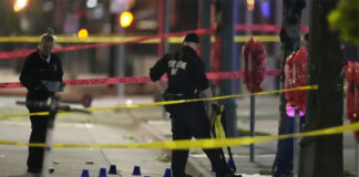 Al menos 10 heridos en un tiroteo en Denver tras el anillo de los Nuggets