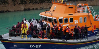 R.Unido registra el mayor número diario de inmigrantes que cruzan en bote el Canal en 2023