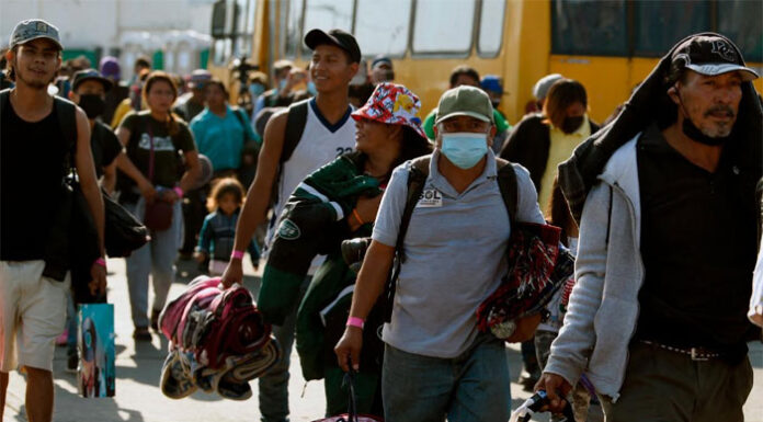 El Supremo de EEUU para el intento republicano de frenar una norma migratoria de Biden