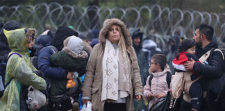 Polonia deportó a 8 migrantes que entraron desde Bielorrusia, uno de ellos vinculado al EI