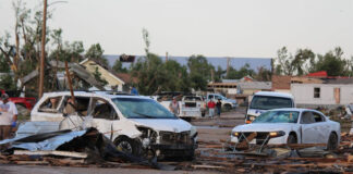 Un tornado deja al menos cuatro muertos y destrucción en pueblo de Texas