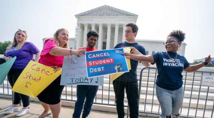 Estados con más población latina figuran entre beneficiados de perdón de deuda estudiantil