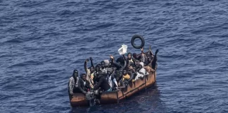 Italia busca a 20 migrantes desaparecidos tras un naufragio cerca de la isla de Lampedusa