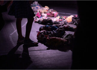 Una exposición de arte multimedia exhibe las tragedias de migrantes en el norte de México