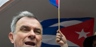 Reclaman a congresistas de EEUU que impidan la deportación de un líder del exilio cubano