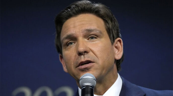 López Obrador asegura que el fracaso de DeSantis en EEUU fue por su campaña antiinmigrante