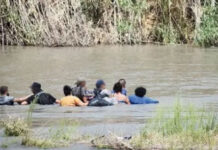 Congresista de EEUU responsabiliza a Texas de la muerte de dos niños y una mujer en el río Grande
