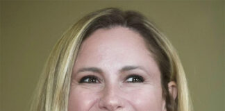 Candidata latina al Senado ve a los floridanos hartos de extremismos y con ganas de cambio