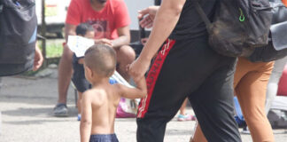 El 41% de los migrantes irregulares que transitan por Honduras son mujeres, niñas y niños