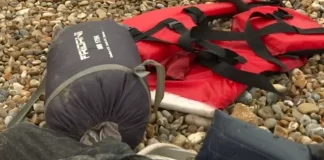 Al menos seis muertos al naufragar una embarcación de migrantes en el canal de la Mancha