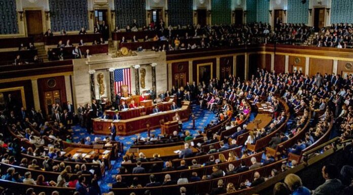 Cámara Baja de EEUU aprueba ley migratoria propuesta tras el asesinato de universitaria