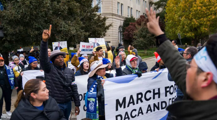 Un juez rechaza el recurso del Gobierno de EEUU y declara ilegal el plan migratorio DACA