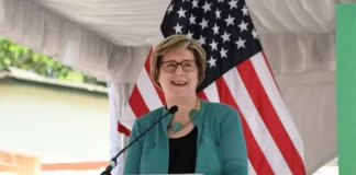 Dogu lamenta salida de diputados cuando no se resuelve elección de Fiscal