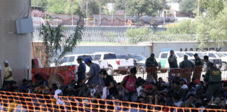 Frontera de Texas registra nueva ola masiva de migrantes y muerte de dos, incluido un niño