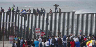 Musk dice ser «extremadamente proinmigrante» durante su visita a la frontera sur de EEUU