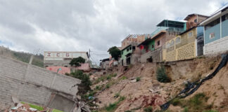 Pobladores de la Guillén regresan al lugar de la tragedia