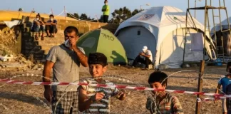 ONG pide ayuda para poder alimentar a mil refugiados del campo de Lesbos