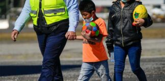 Un juez de EEUU bloquea el plan del Gobierno de deportar a cientos de niños guatemaltecos