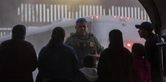 Investigan la muerte de una bebé en la frontera de EEUU y México