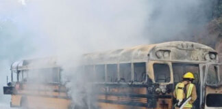 Se incendia un autobús que transportaba migrantes en Honduras