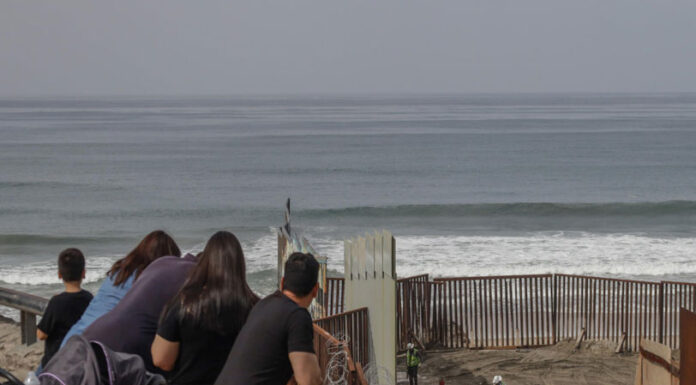 Construir más muro, un “show político” que harta a muchos en la frontera sur de EEUU
