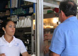 Las trabajadoras latinas son las más afectadas por la brecha salarial en Estados Unidos