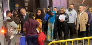 Nueva York identifica más de 18,000 empleos disponibles para inmigrantes